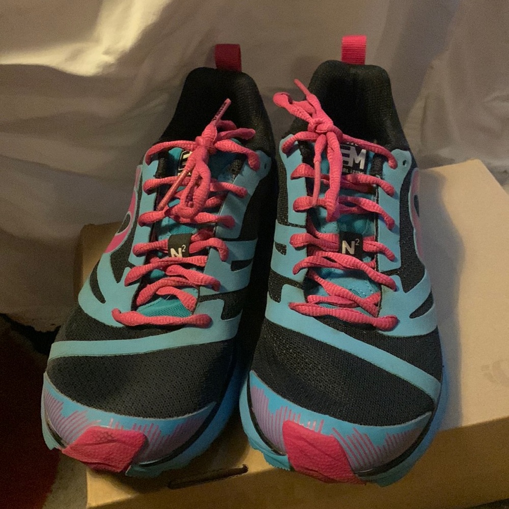Pearl Izumi neutral trail runner